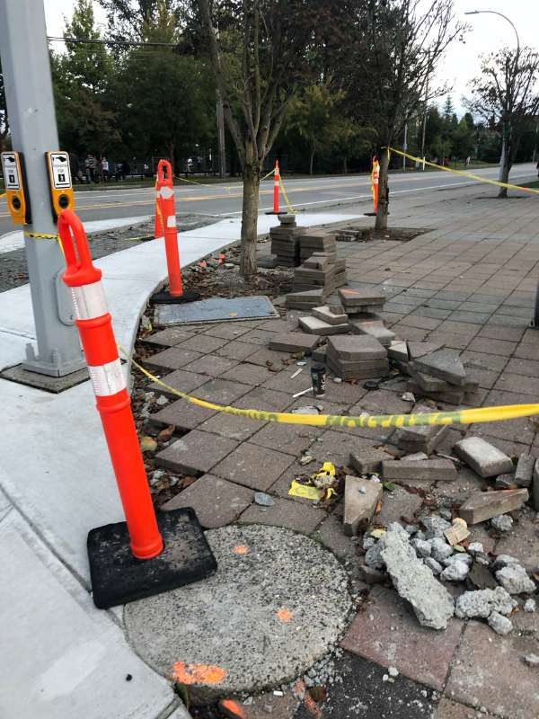 maxpaving_commercial_emergencyasphaltrepairs