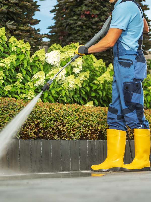 maxpaving_services_drivewaysealing_pressurewashing